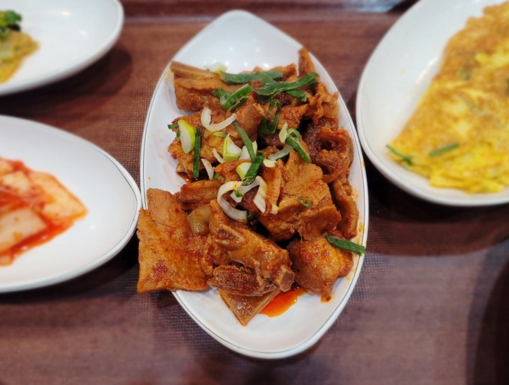 [증미역 맛집] 큰집 : 한식 뷔페 날마다 바뀌는 메뉴를 먹을 수 있는 곳