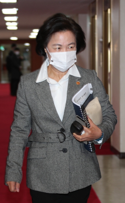  윤석열검찰총장 "직무배제" 헌정사상 초유의 사태 - 밤바람이 차가워지는 초겨울에