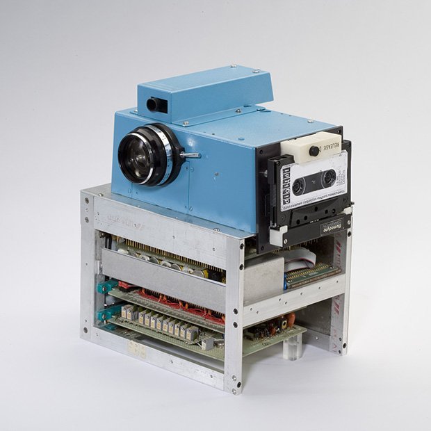 최초의 디지털카메라와 코닥의 흥망성쇠