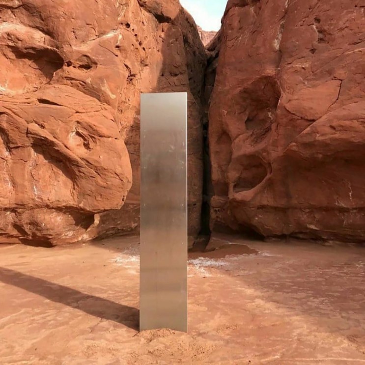 [Obelisk]새로 발견된 오벨리스크 (미국 유타주 금속기둥 2020.11)
