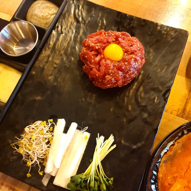  [부평 맛집] 육회와 연어를 무한으로! 육회한 연어시대 다녀왔어요.