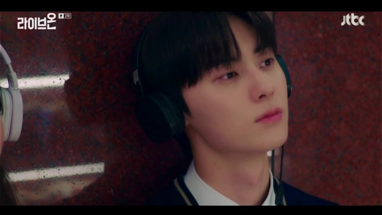 라이브온 2회 줄거리 지키고 싶어서 그래 약속 황민현 정다빈 아날로그 감성 LP 노래 나의 외로움이 널 부를 때 라이브온 2회 줄거리 지키고 싶어서 그래 약속 황민현 정다빈 아날로그 감성 LP 노래 나의 외로움이 널 부를 때