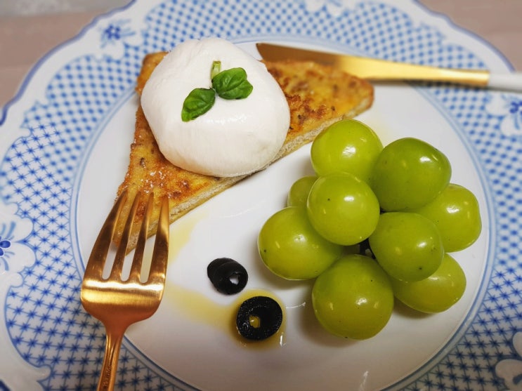  부라타 치즈 맛있게 먹는 법과 ( 샐러드. 브런치, 가니쉬) 칼로리 보관 만들기 등 총정리