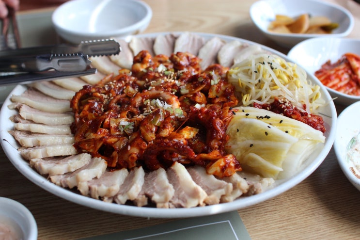  [강원도 / 삼척] 두레박 고을 - 부드러운 돼지 고기와 매콤한 낙지 볶음의 환상적 조합