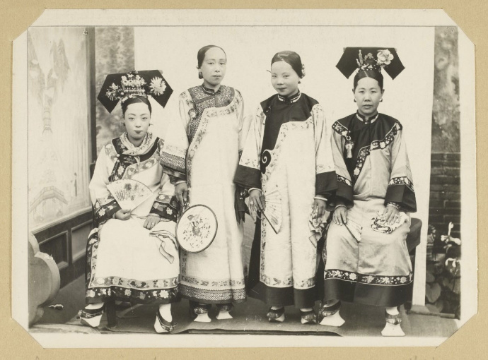 1900년대 중국 청나라 귀부인 복장(희귀사진)