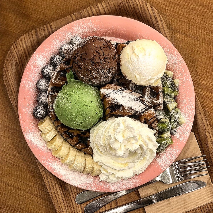  홍천 카페 추천, 아이스크림 와플이 진짜 맛있는 예쁜 카페 "일리일리"