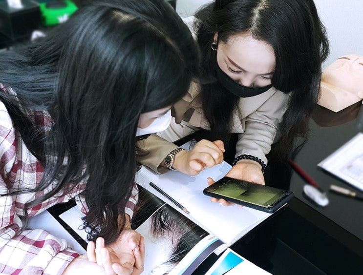  반영구자격증과 함께 나만의 기술을 익하자