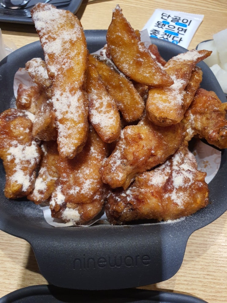 60계 치킨 - 후라이드, 양념, 간지, 짜장 치킨 60계 치킨 - 후라이드, 양념, 간지, 짜장 치킨