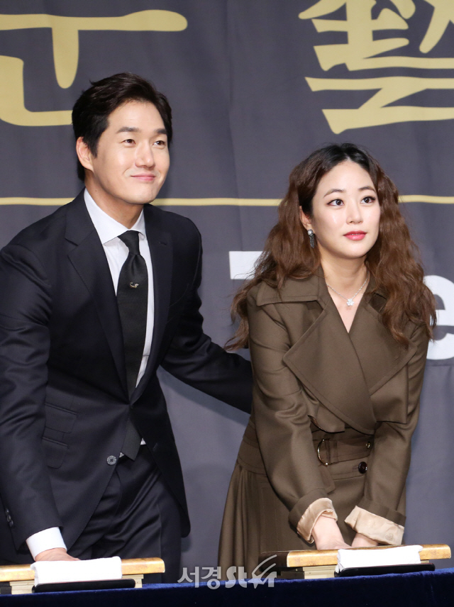  유지태 나이 김효진 와이프 결혼 부인 아내 남편 자녀 가족 고향