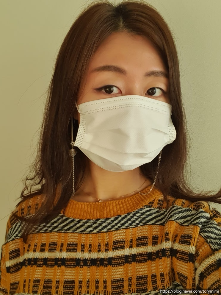  가볍고 깔끔한 데일리유니크 써지컬스틸 마스크스트랩