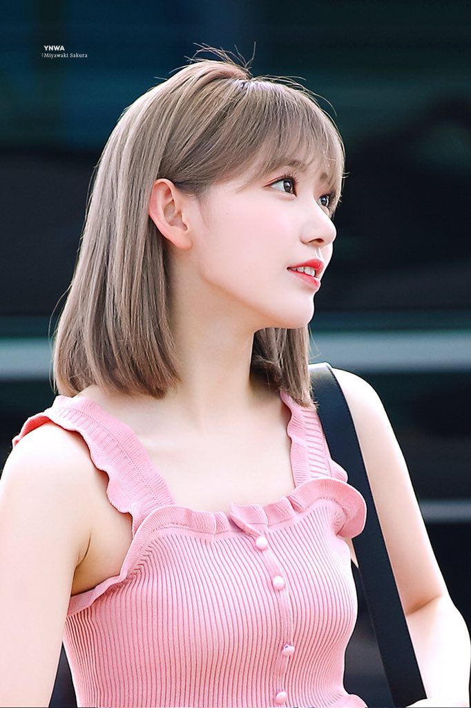  행렬이 생기는 법률상담소에서 좋아하던 게닌과 오랜만에 재회한 아이즈원(IZ*ONE) 멤버 미야와키 사쿠라(宮脇咲良)