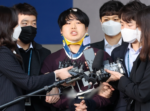  ‘디지털 성착취’ 박사방 박사 조주빈 1심 징역 40년 선고