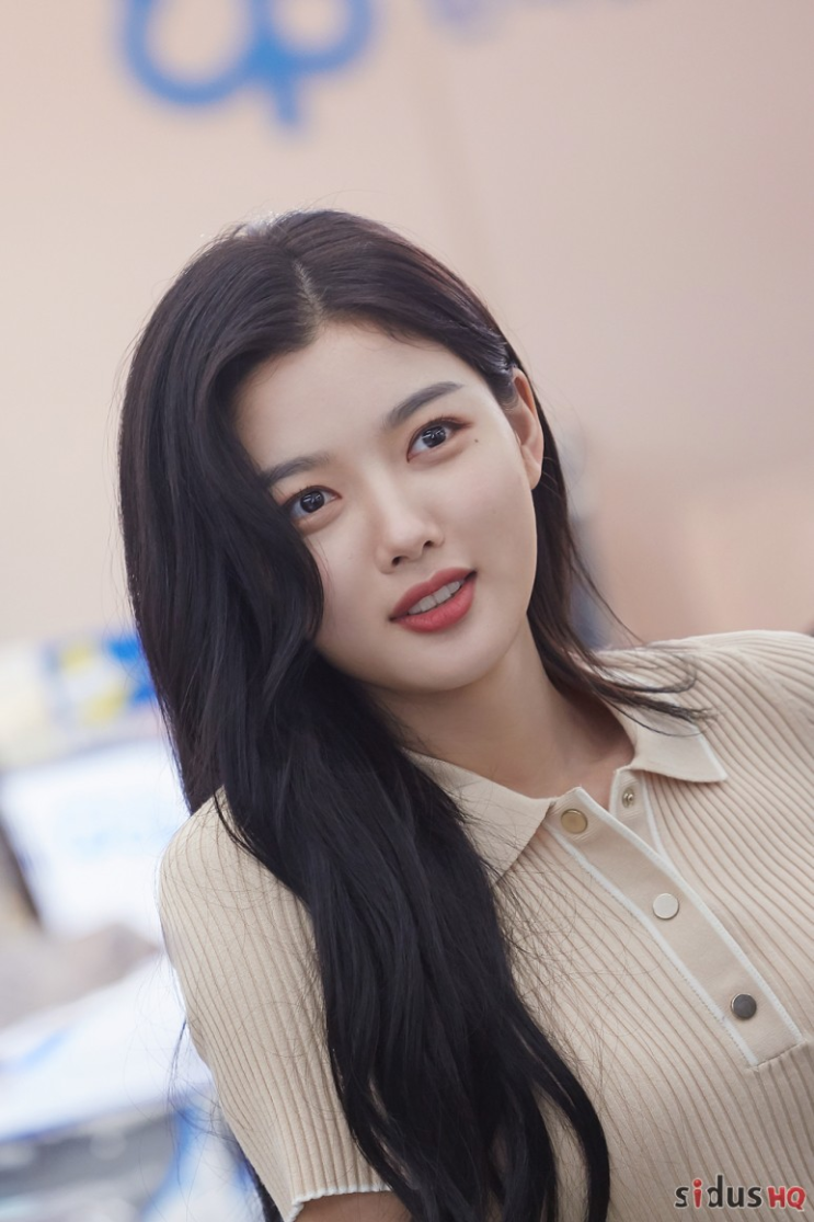  김유정 나이 배우 결혼 남자친구 키 언니 오빠 가족 고향