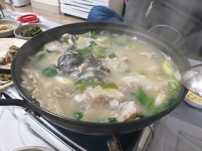 인근 시장에 다녀왔어요. 겨울이 제철이라는 "다금바리"가 보이네요 ㅎ