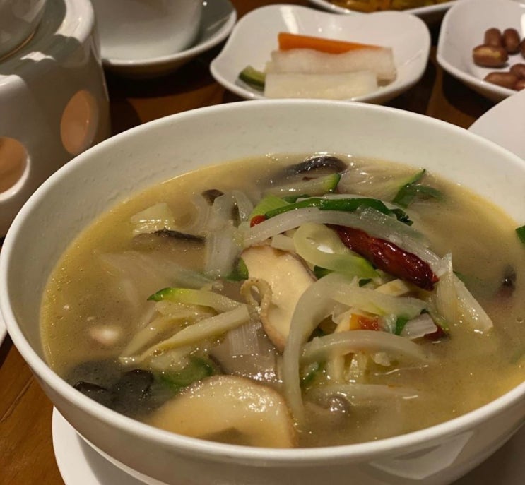  딤섬이 맛있기로 유명한 몽중헌에서 잘 먹고 왔어요~
