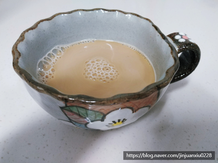 부드럽고 맛있는 디카페인 커피 추천 <맥심 카누 디카페인 라떼>