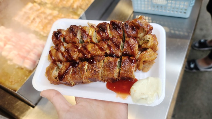 강릉중앙시장 먹거리 모자호떡,배니닭강정,김치말이삼겹살,티각태각 강릉중앙시장 먹거리 모자호떡,배니닭강정,김치말이삼겹살,티각태각