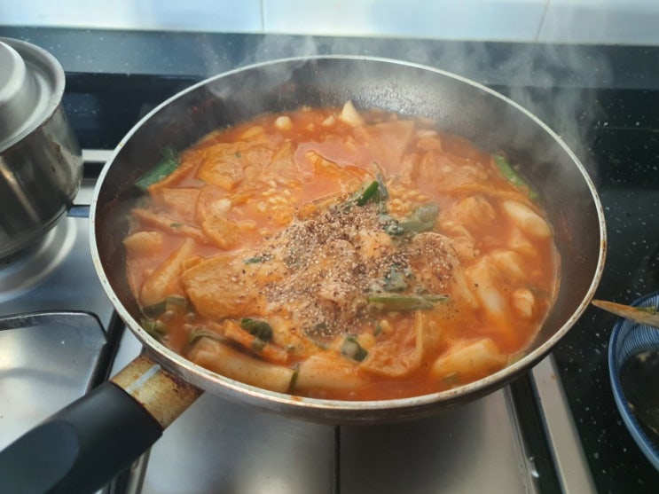  얼렁뚱땅 10분 요리 치즈라볶기