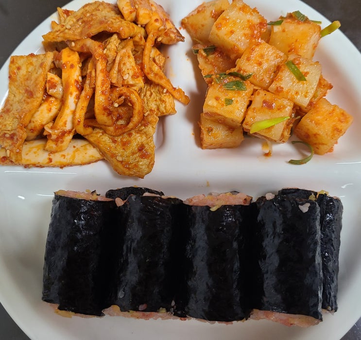  [홈쿡] 통영가지 말고 집에서 충무김밥 만들어 먹기 feat. 치킨무 깍두기