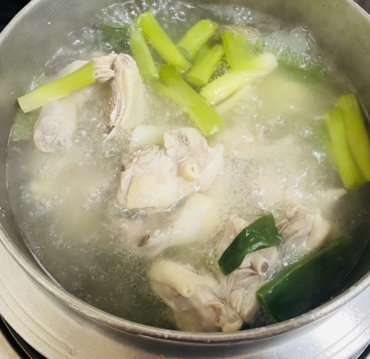  동두천 춘하추동 닭탕 찐국물과 마약 양념장