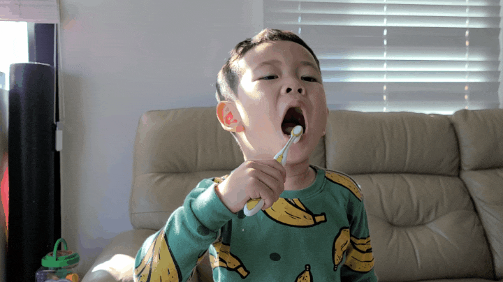  크리오 클리어스 옴팡이 키즈 칫솔로 아기 치아관리 꼼꼼히 해요