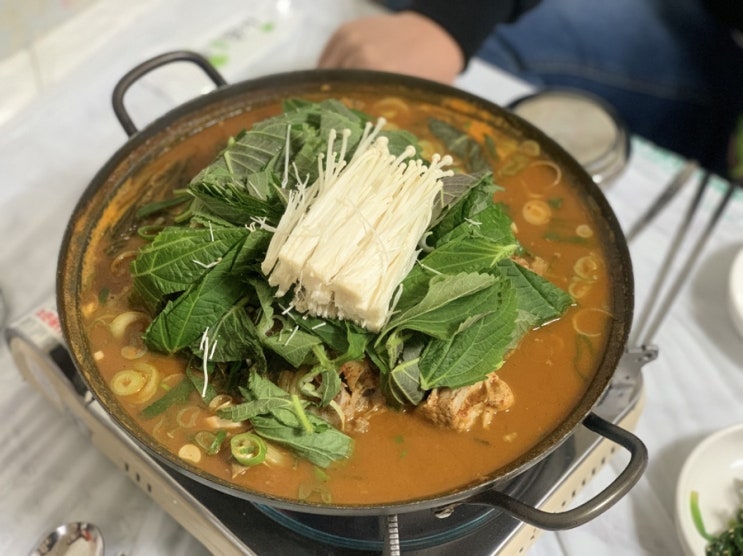  고흥 녹동항 감자탕 찐맛집 골목탕집 안 가면 후회해유