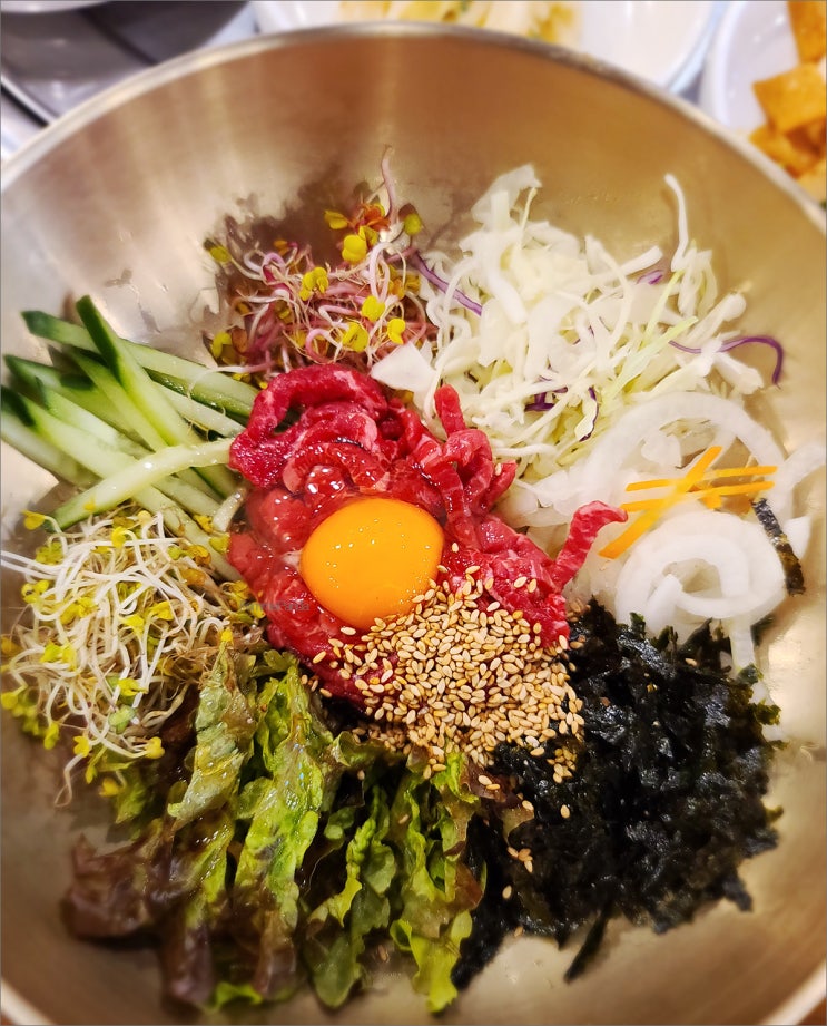  개롱역 송파중학교 앞 농장사람들 점심메뉴 육회비빔밥