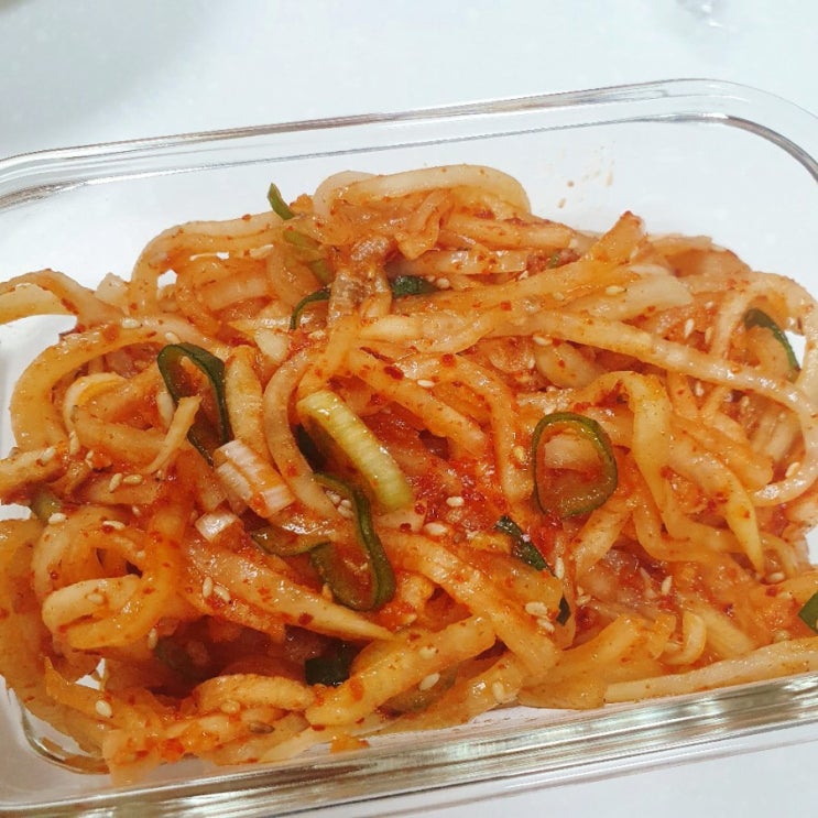  무생채 만들기 : 생각보다 어렵지 않은 밥도둑 무생채