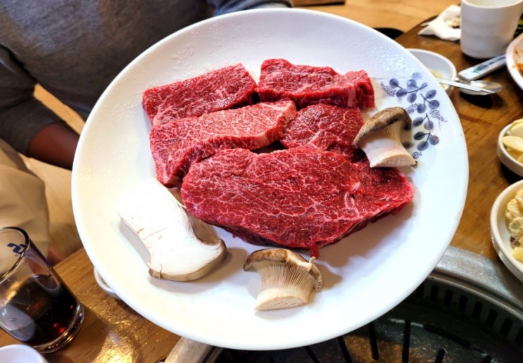 강원 평창 : 한우 맛집 다래 리얼 후기 ( 내돈내산 휘닉스파크 근처 소고기 구이, 육회 리뷰) 강원 평창 : 한우 맛집 다래 리얼 후기 ( 내돈내산 휘닉스파크 근처 소고기 구이, 육회 리뷰)