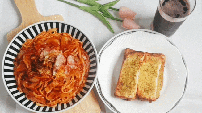 내돈내산 폰타나 토마토소스 스파게티 와 마늘빵 나만의 홈파티 ! 내돈내산 폰타나 토마토소스 스파게티 와 마늘빵 나만의 홈파티 !