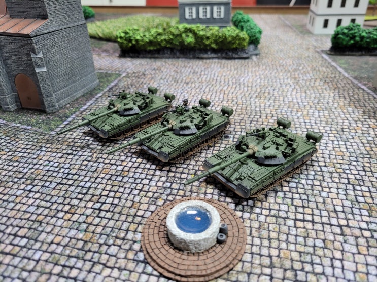  소련 T-80U 전차 도색 완료