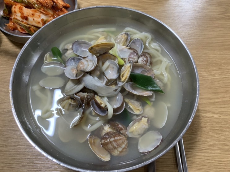  [서울대입구역 맛집] 쉬원한 국물과 신선한 바지락이 가득한 바지락 칼국수 '향원칼국수'