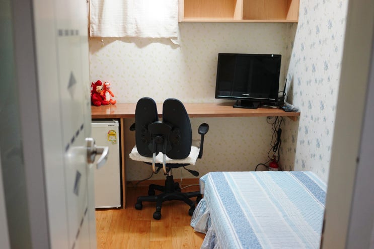  신촌 고시원 하루 만 원! 독서실보다 좋은데? 코코레지던스 신촌서강대점