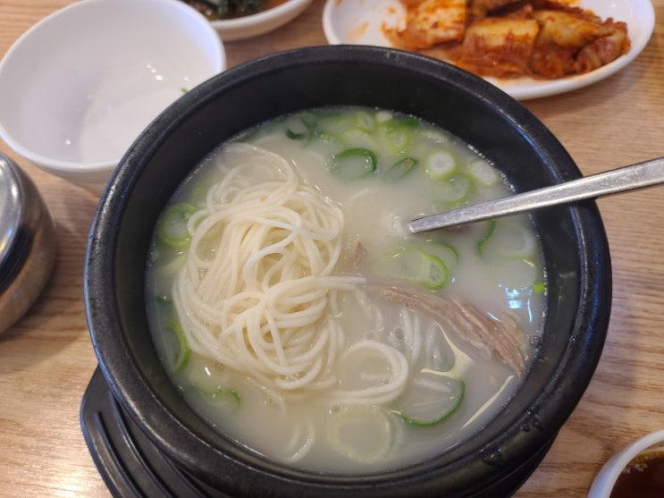  금천구청맛집 본가집가마솥설렁탕 가마솥에 직접우려낸 사골육수