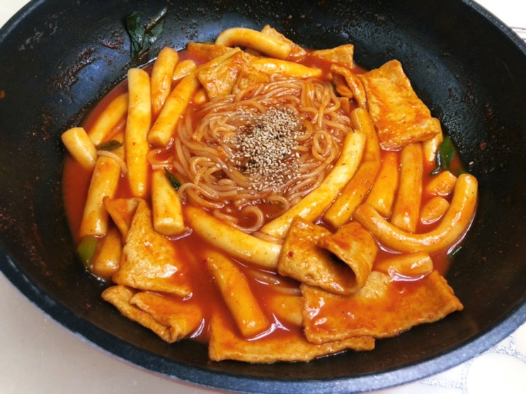 강재준 문방구떡볶이 쫄면사리 넣어 쫄볶이 만들기