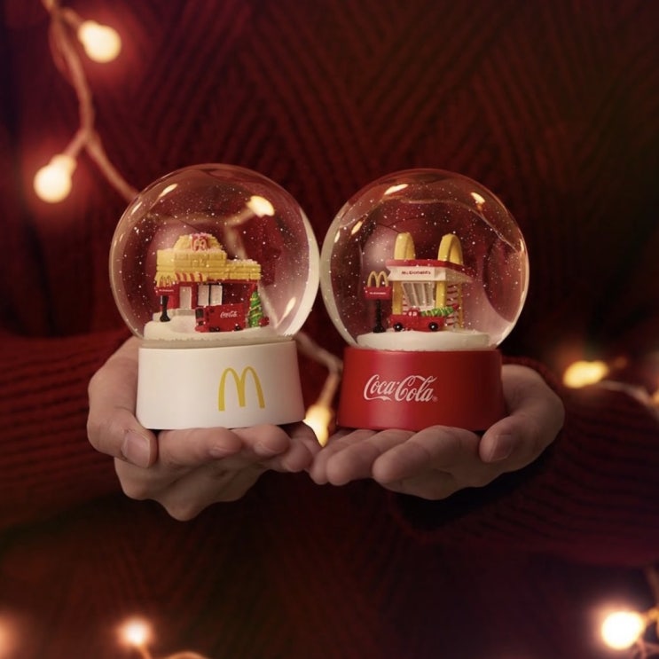 맥도날드 크리스마스 선물 스노우볼 2종 증정 이벤트