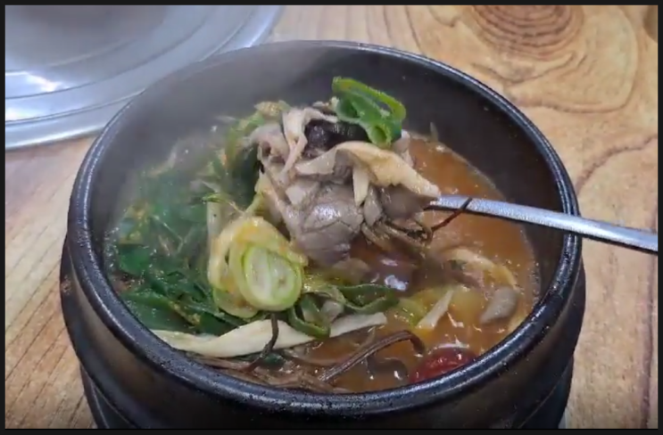  두거리우신탕, 얼큰칼칼! 뷰히히힛 루삥뽕하고 웃음이 나는 맛