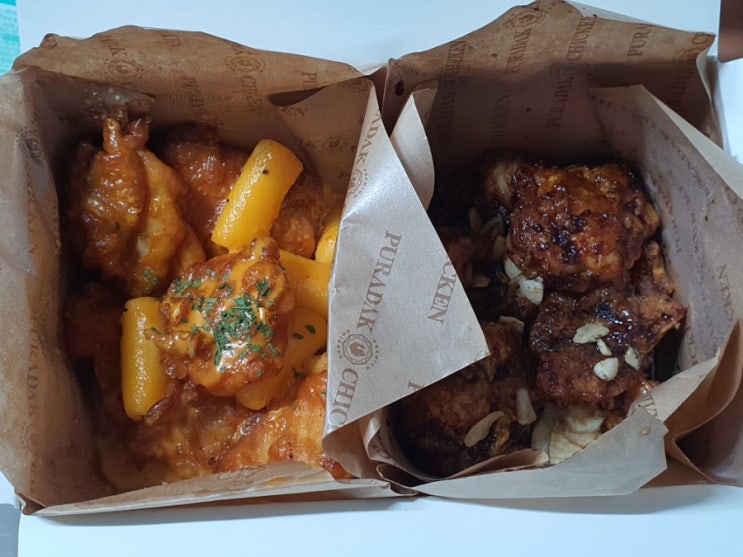  [치킨솔직후기]푸라닭 순살 블랙투움바(반반.간장마늘+로제)