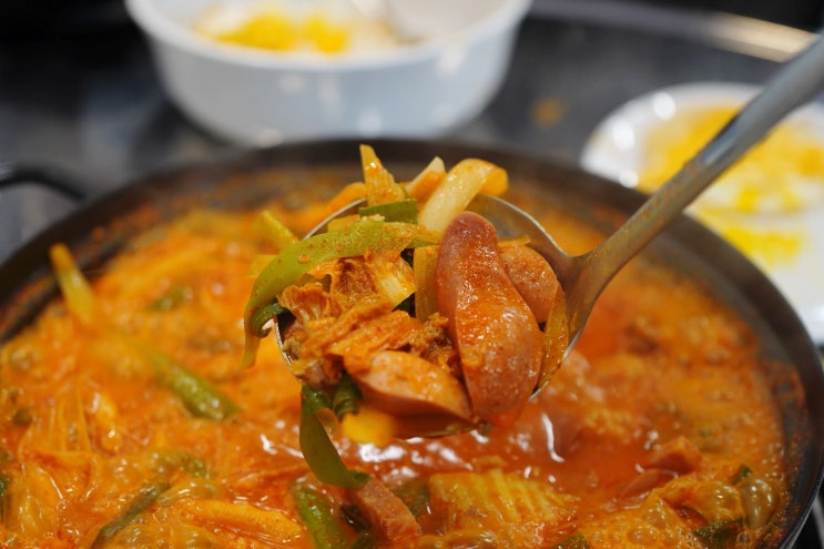  발산부대찌개 밥집 경아식당