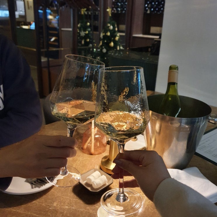  을지로 맛집 보틀러: 와인도 음식도 모두 퍼펙트!