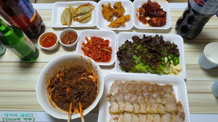  집에서 시켜먹은 보쌈 대감족발보쌈 치킨 만두 막국수 세트메뉴 괜찮을까?