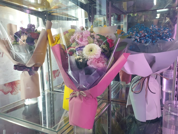 강남역 꽃집 강남 꽃배달 김미경플라워 예쁜꽃이 많은 곳 졸업 꽃다발 준비해요~!