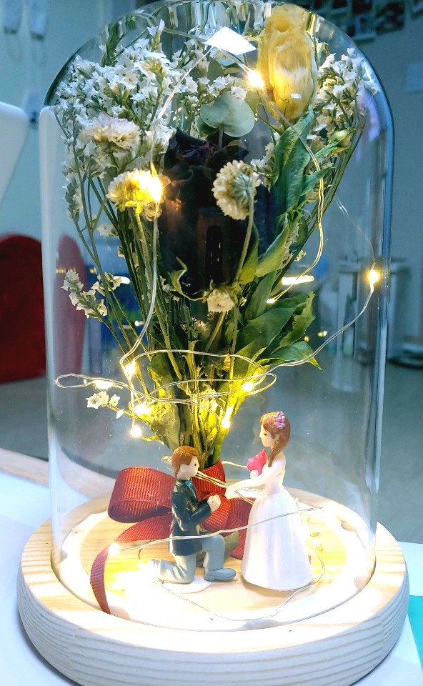  선물받은 꽃을 이쁘게 보관하고 싶다면...플라워글라스 LED 글라스돔