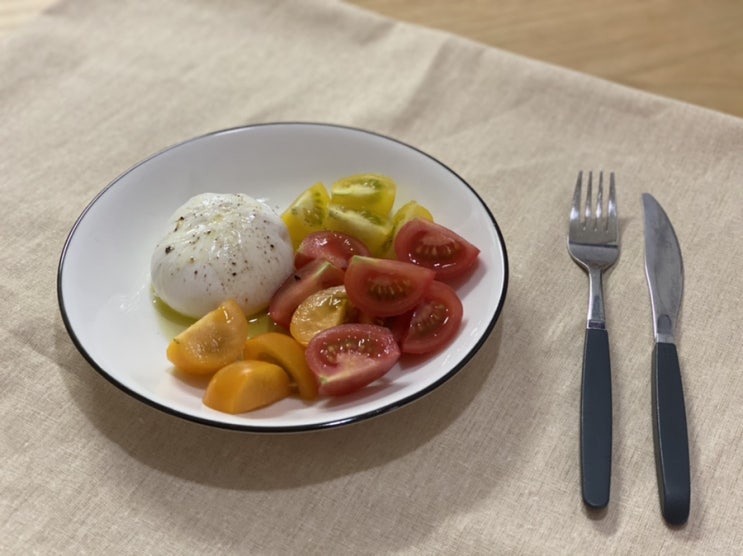  브런치도 와인안주 ok! 초간단 부라타 치즈 맛있게 먹는 방법(feat.코스트코 칵테일 토마토)