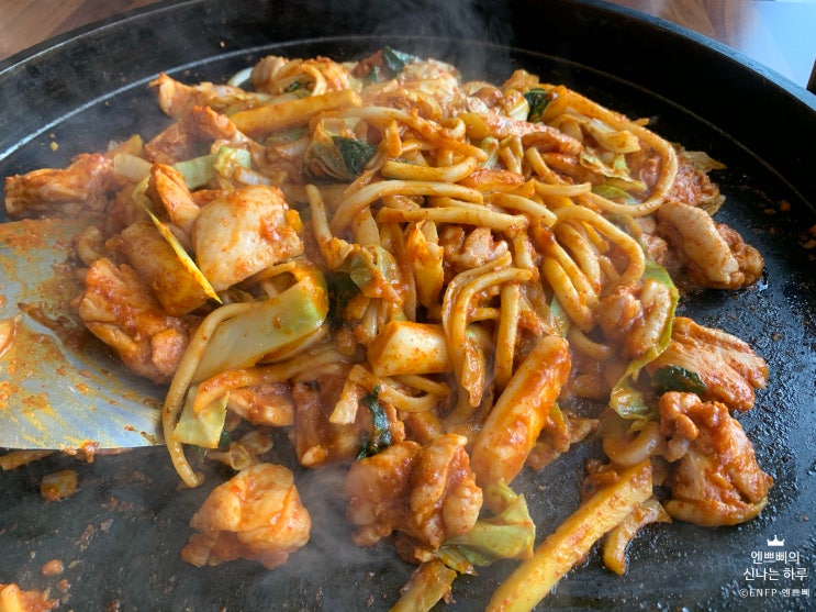  [춘천 여행 #2] 춘천 맛집 :: 우성닭갈비 본점_수요미식회에 나온 30년 전통의 춘천 닭갈비