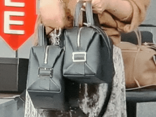  정말 갖고싶은 BAG~ 가격만족에 특히 수납감 장난 아니에용.