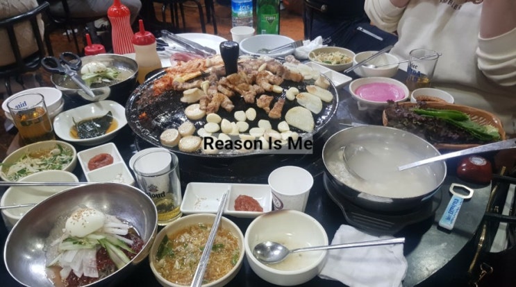  [왕십리 먹자골목 위치] 돼지고기 전문점! 냉면, 누룽지, 찌개가 무료인  왕십리역 맛집 "푸줏간생고기점" (목살, 삼겹살, 청첩장 모임, 회식, 고기 골목)
