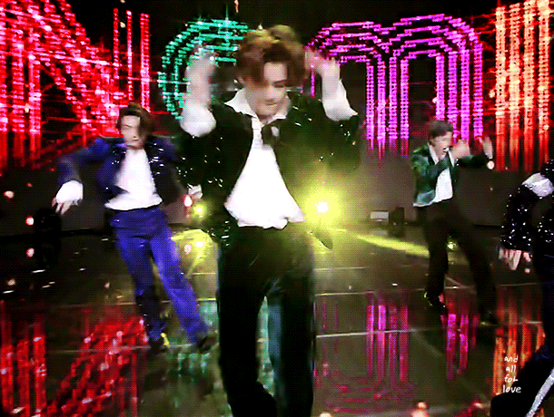 멜뮤 방탄소년단 뷔 움짤.GIF