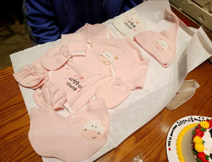 소띠 배냇저고리 신생아를 위해 임산부 선물로 딱이야 소띠 배냇저고리 신생아를 위해 임산부 선물로 딱이야