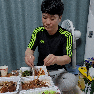  초지동에서 가장 맛있는 족발 가족의 족보